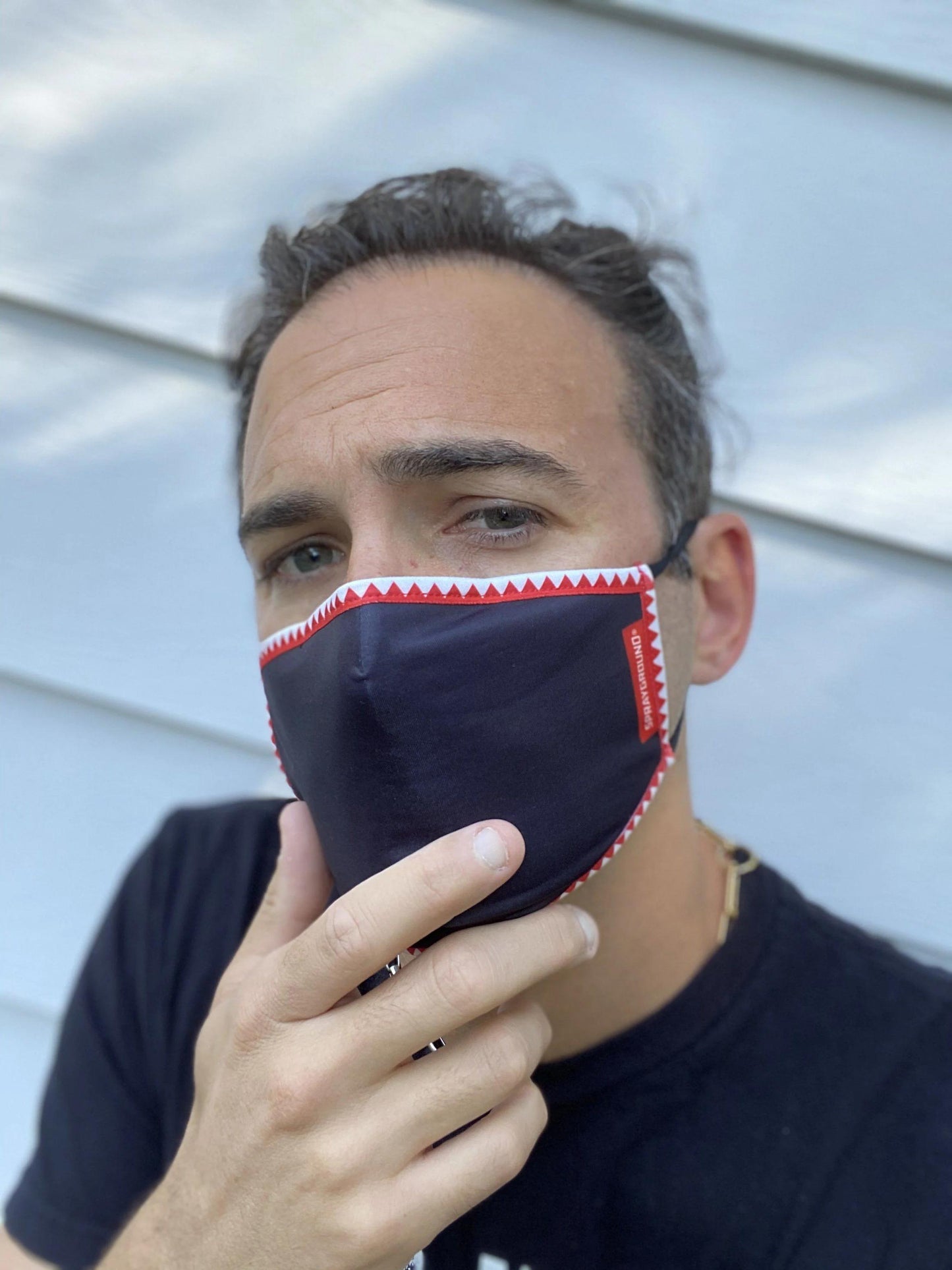 Sprayground Essential | ADULT VERTICAL SHARK (BLACK) FORM-FITTING FACE MASK