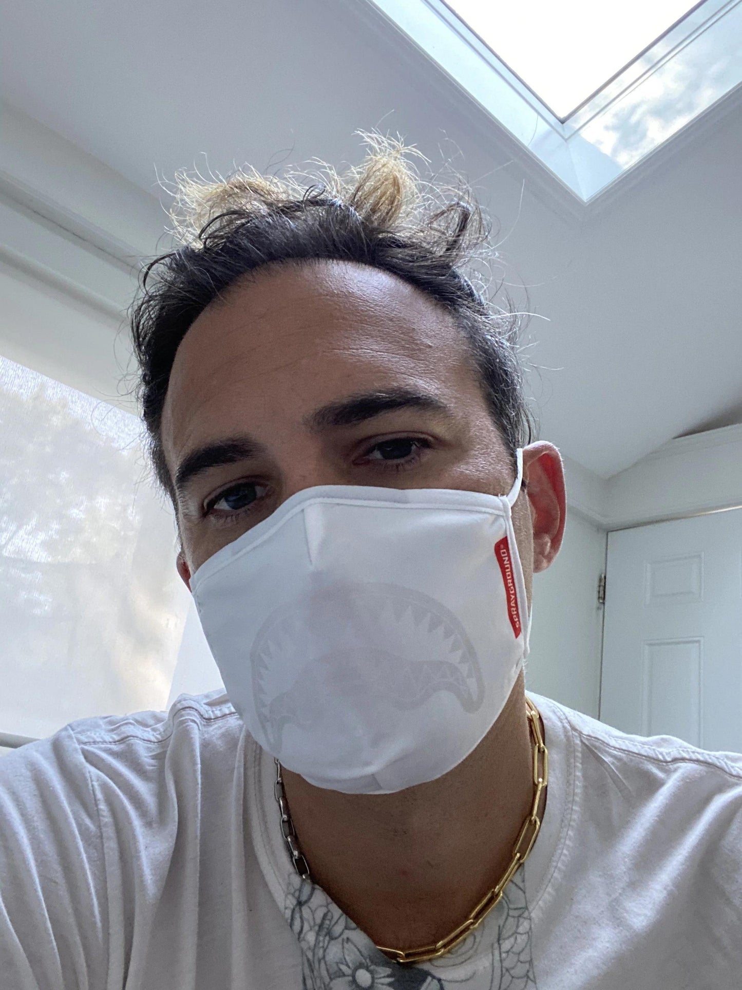 Sprayground New | ADULT WHITE ON WHITE SHARK FORM-FITTING FACE MASK