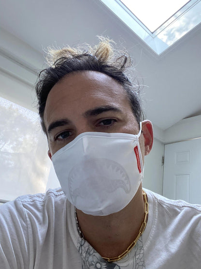 Sprayground New | ADULT WHITE ON WHITE SHARK FORM-FITTING FACE MASK