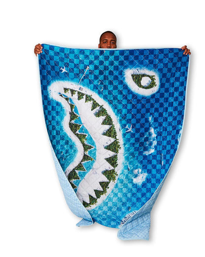Sprayground New | SHARK ISLAND PACKABLE BEACH MAT BLANKET WATER RESISTANT CONVERTIBLE TO