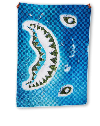 Sprayground New | SHARK ISLAND PACKABLE BEACH MAT BLANKET WATER RESISTANT CONVERTIBLE TO