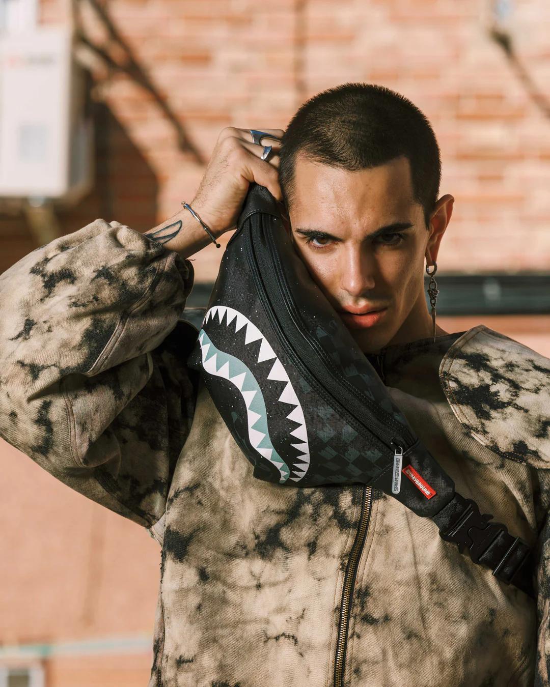 Sprayground Essential | DEEPSPACE SIDE DRIP SAVVY CROSSBODY