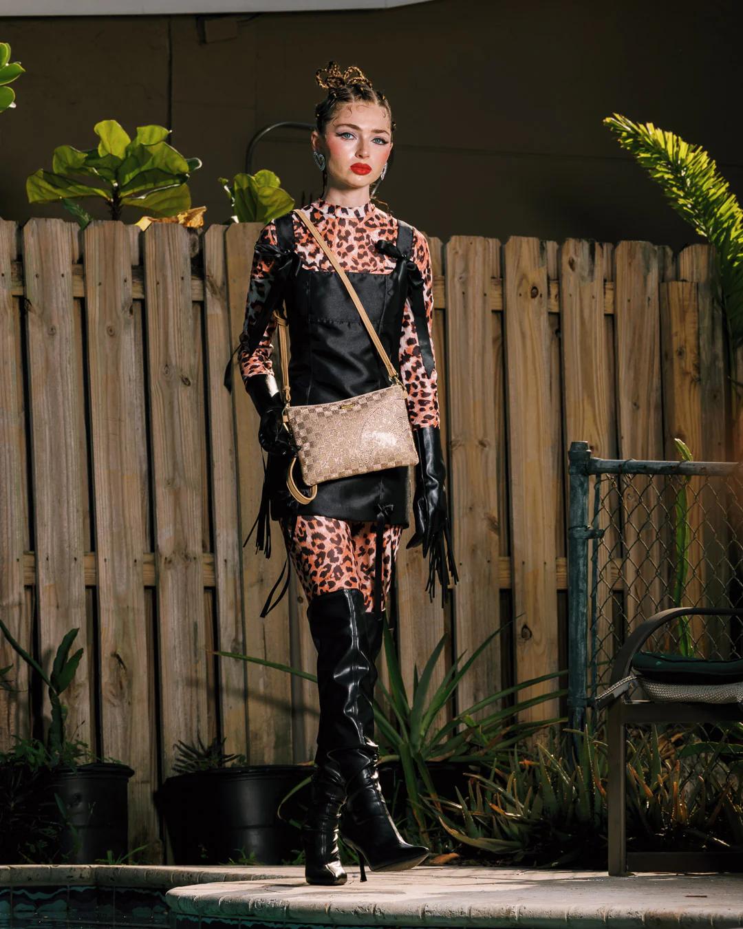 Sprayground Exclusive | TRINITY 24K CROSSOVER CLUTCH