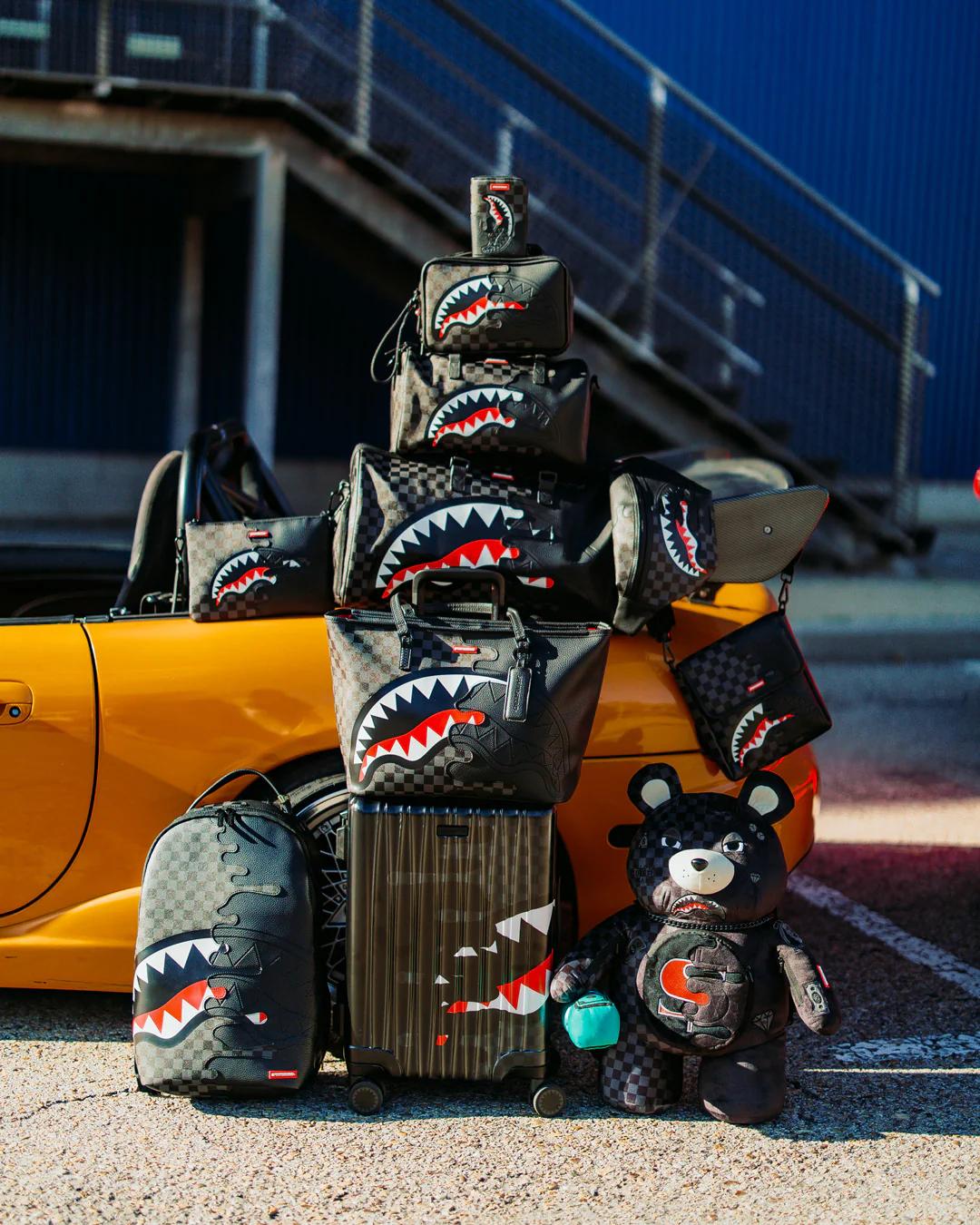 Sprayground Exclusive | SPEED SHARK SIDE SWIPE CROSSOVER CLUTCH