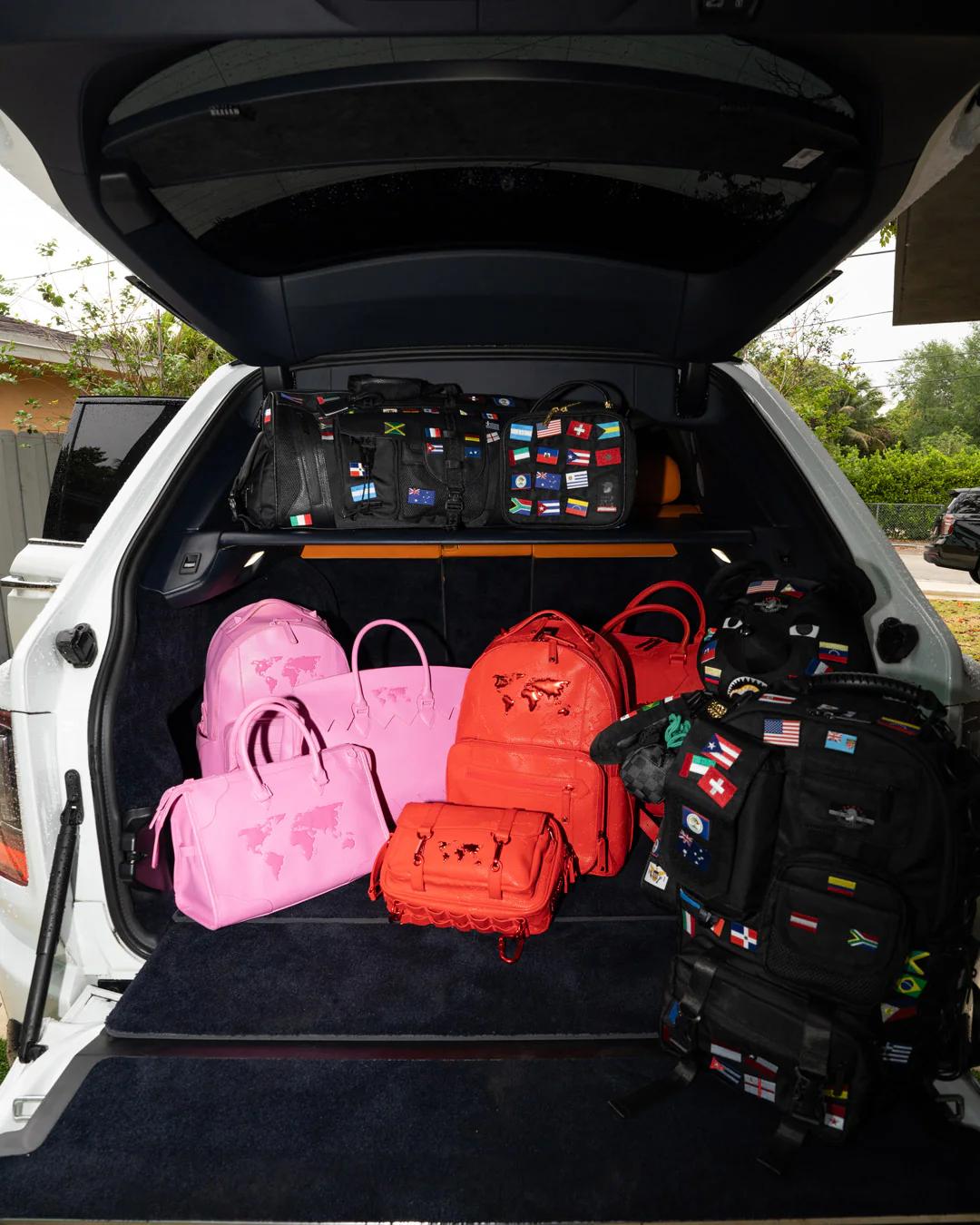 Sprayground Signature | JAMES FIRST CLASS FIRST LADY PYRAMID DUFFLE