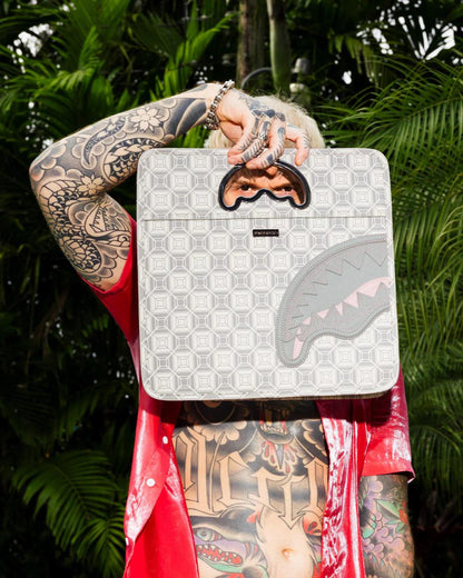 Sprayground Trending | A.I.8 AFRICAN INTELLIGENCE BOOKED & BUSY CITY SAVVY HANDBAG