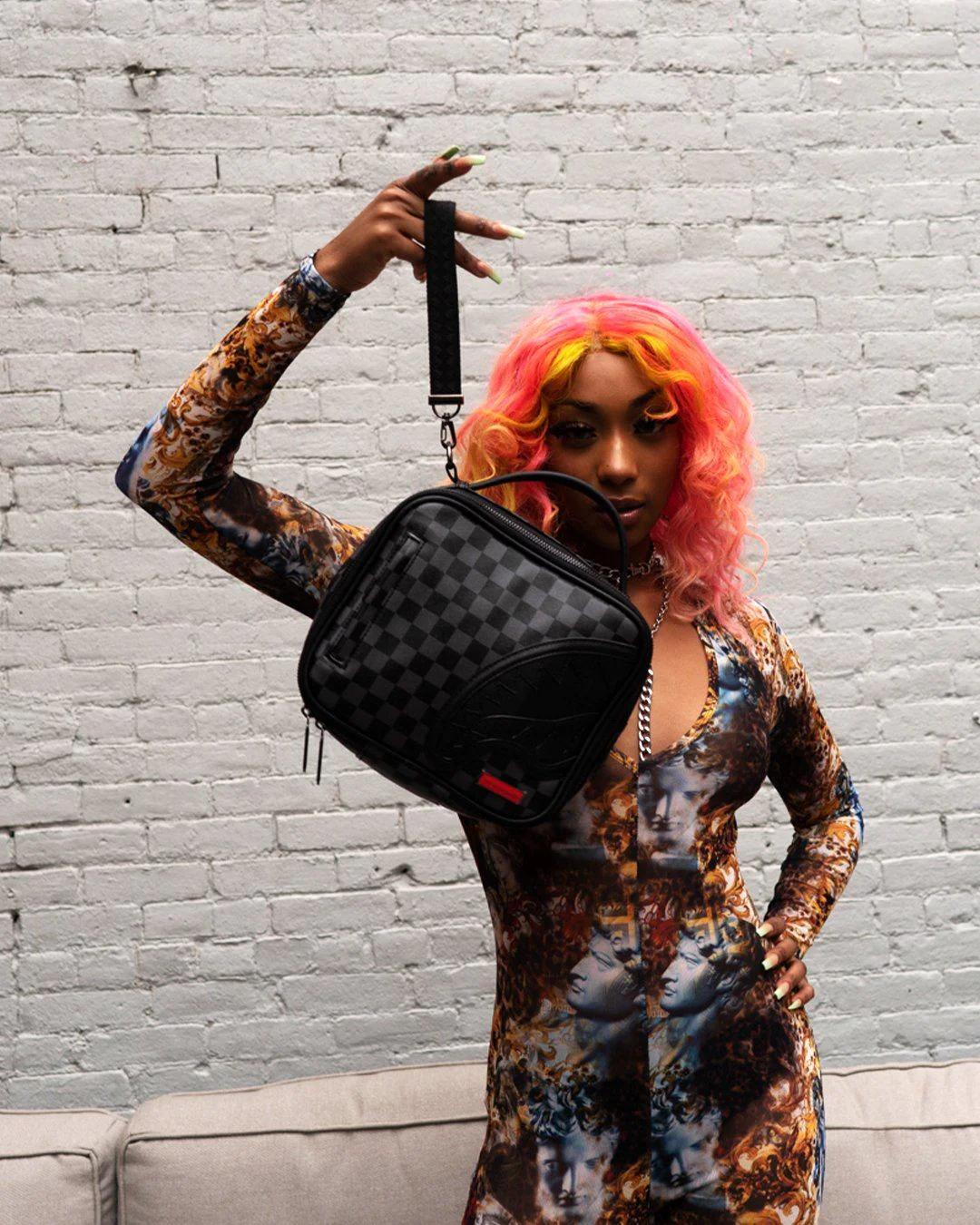 Sprayground Signature | HENNY BLACK SNACK PACK