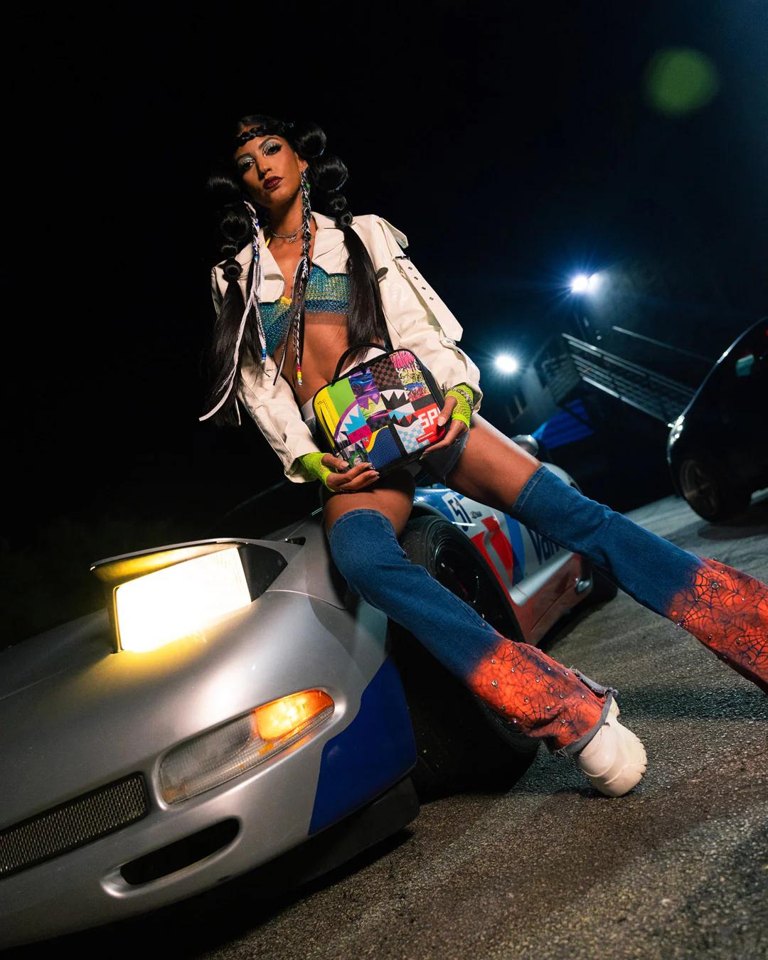 Sprayground Exclusive | SHARK MASTERPIECES SNACKPACK