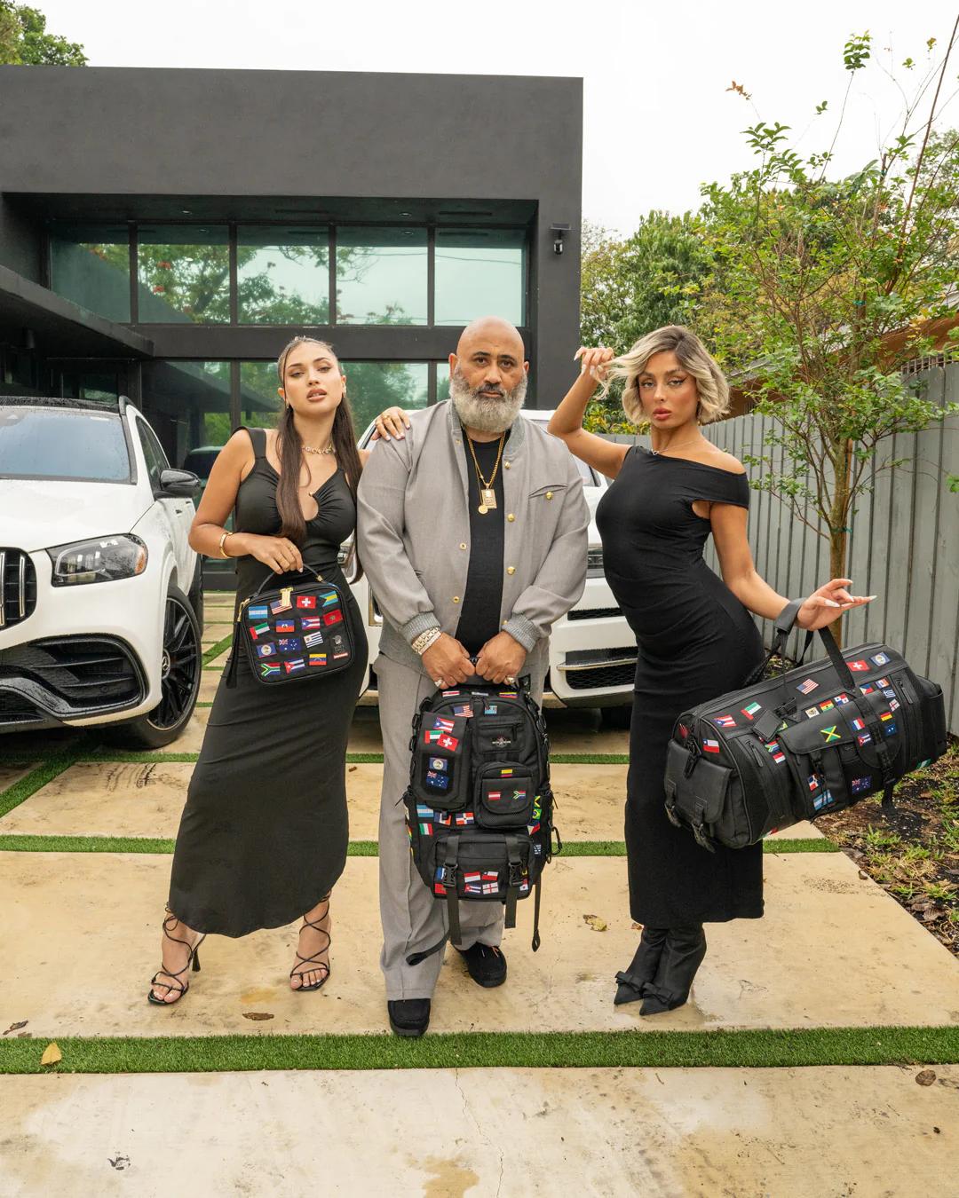 Sprayground Premium | JAMES FIRST CLASS GLOBAL FLAGS SNACKPACK