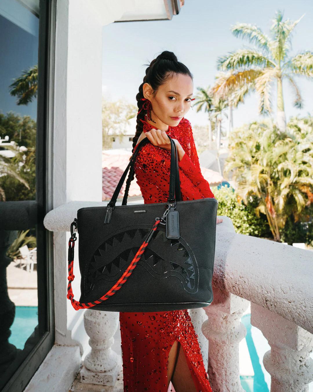 Sprayground Signature | SHARK CENTRAL KYUSHU MOUNTAIN TOTE