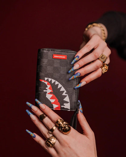 Sprayground Trending | SHARKS IN PARIS THUNDERDRIP WALLET