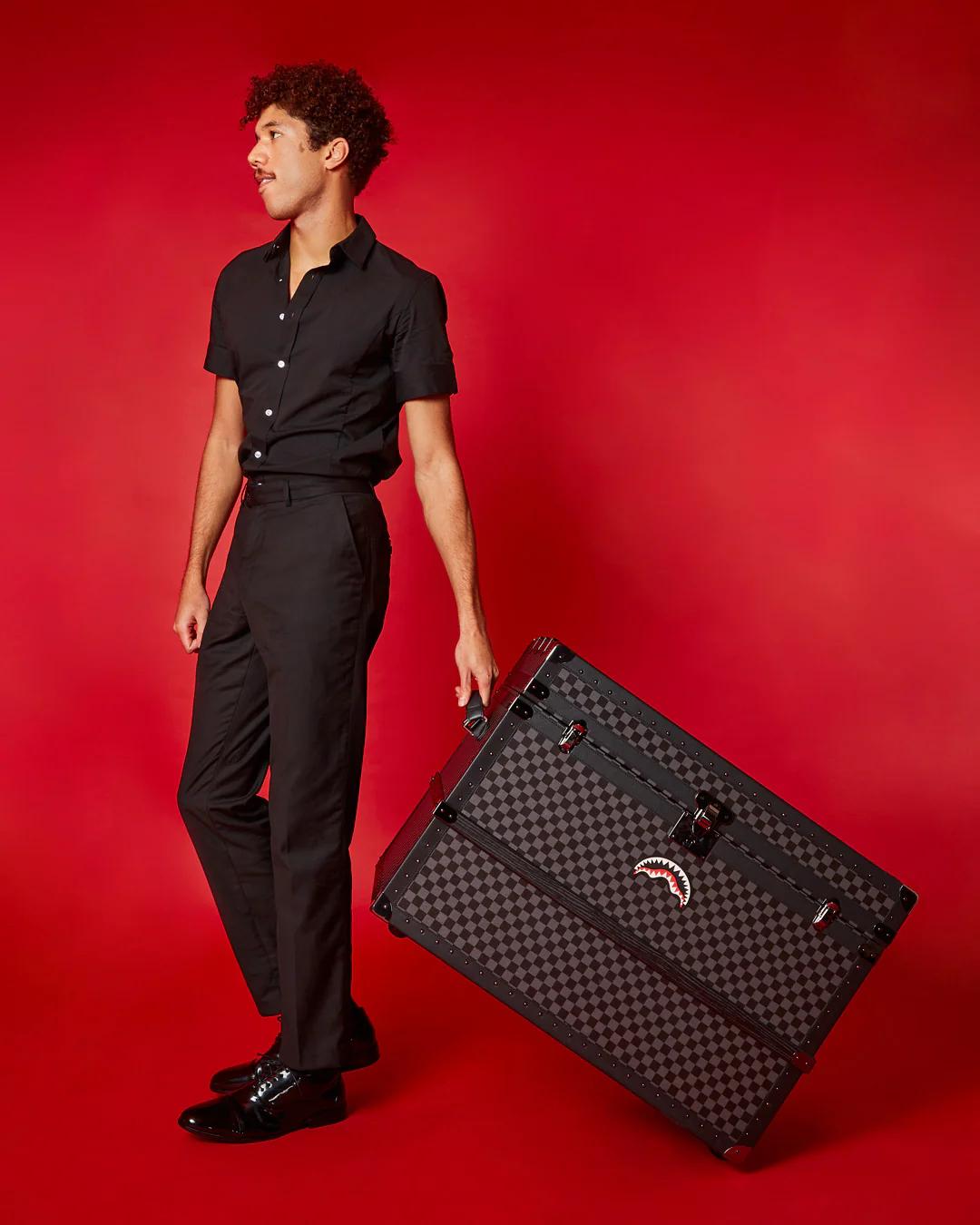 Sprayground Trending | VANQUISH II WARDROBE TRUNK