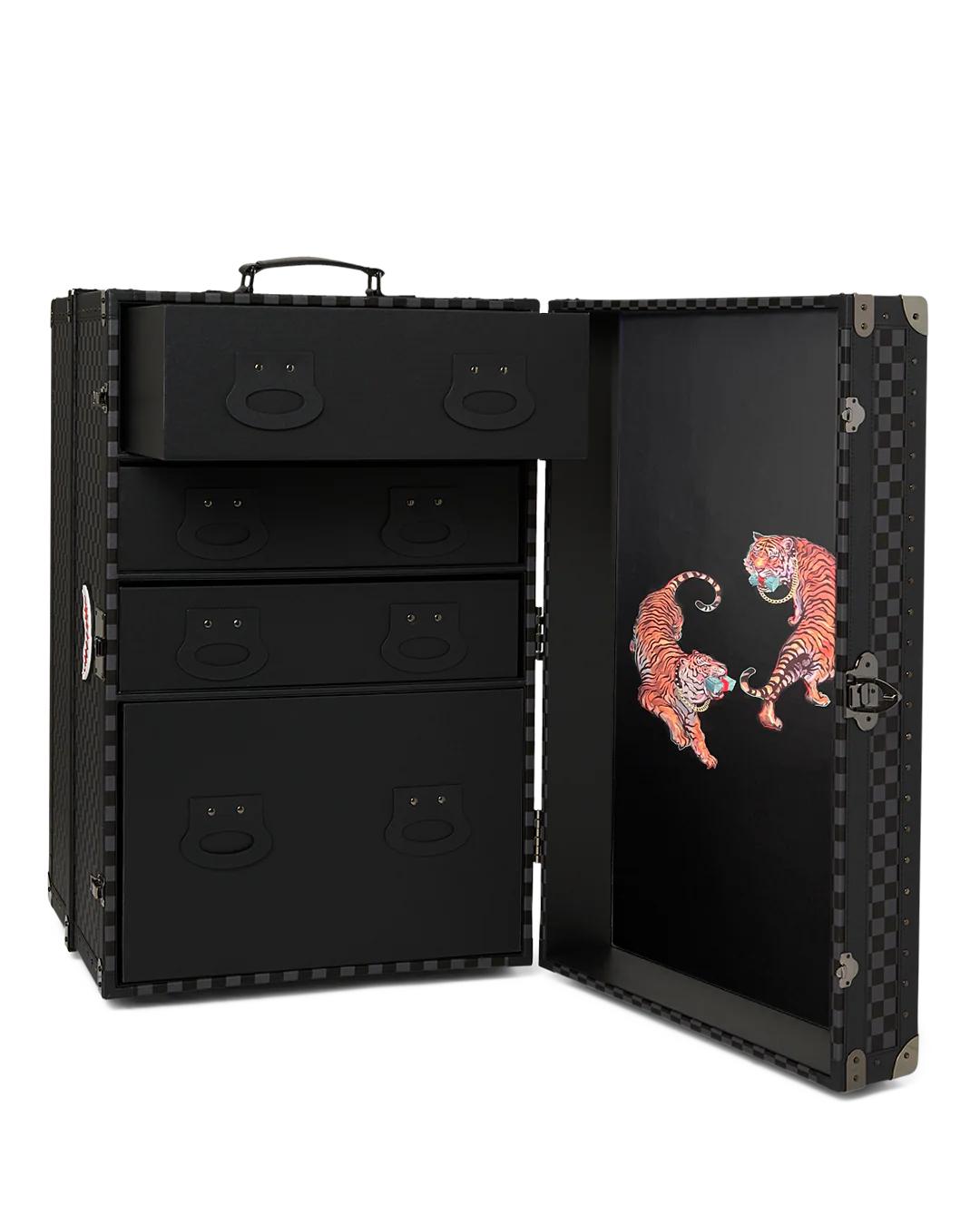 Sprayground Trending | VANQUISH II WARDROBE TRUNK