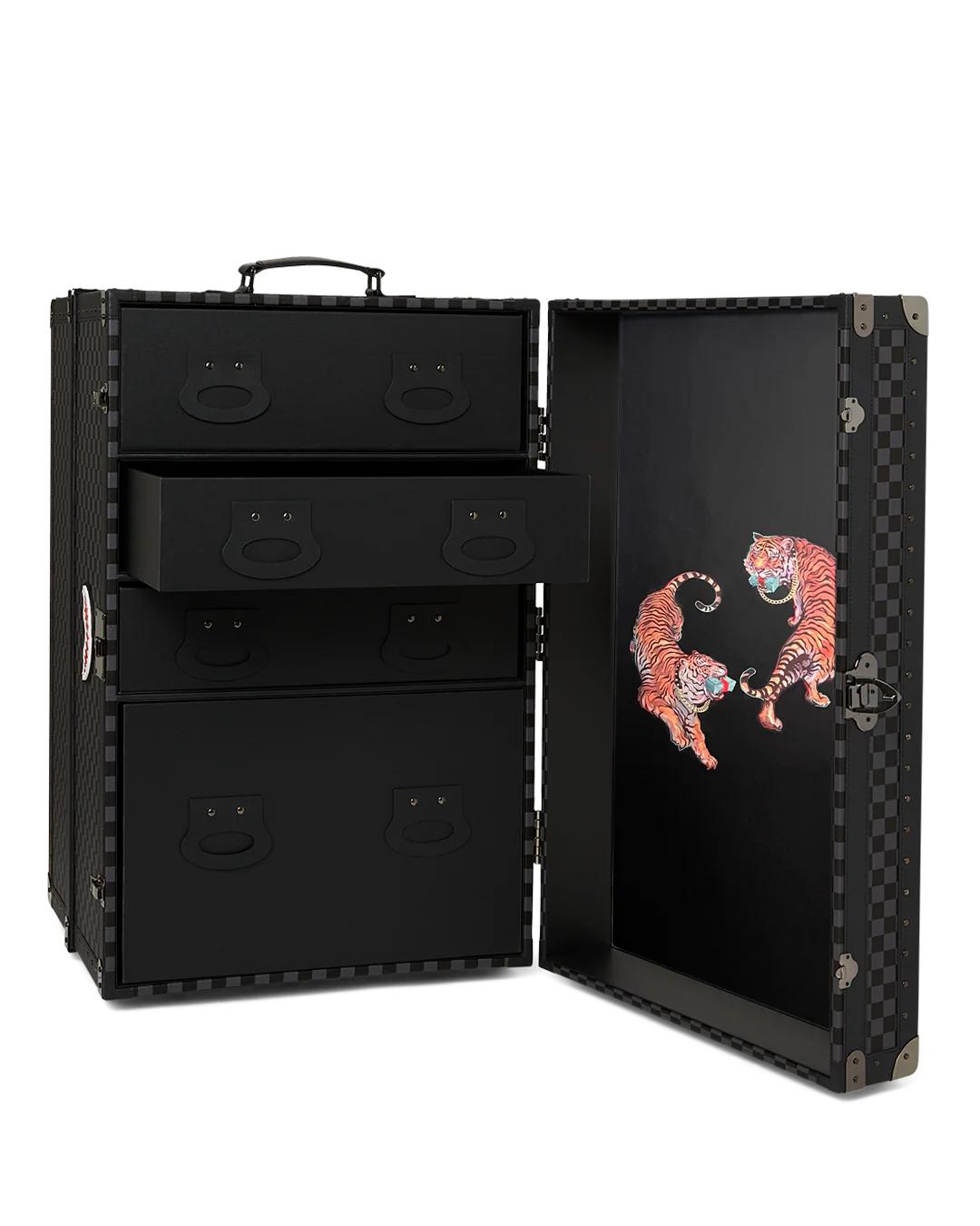 Sprayground Trending | VANQUISH II WARDROBE TRUNK