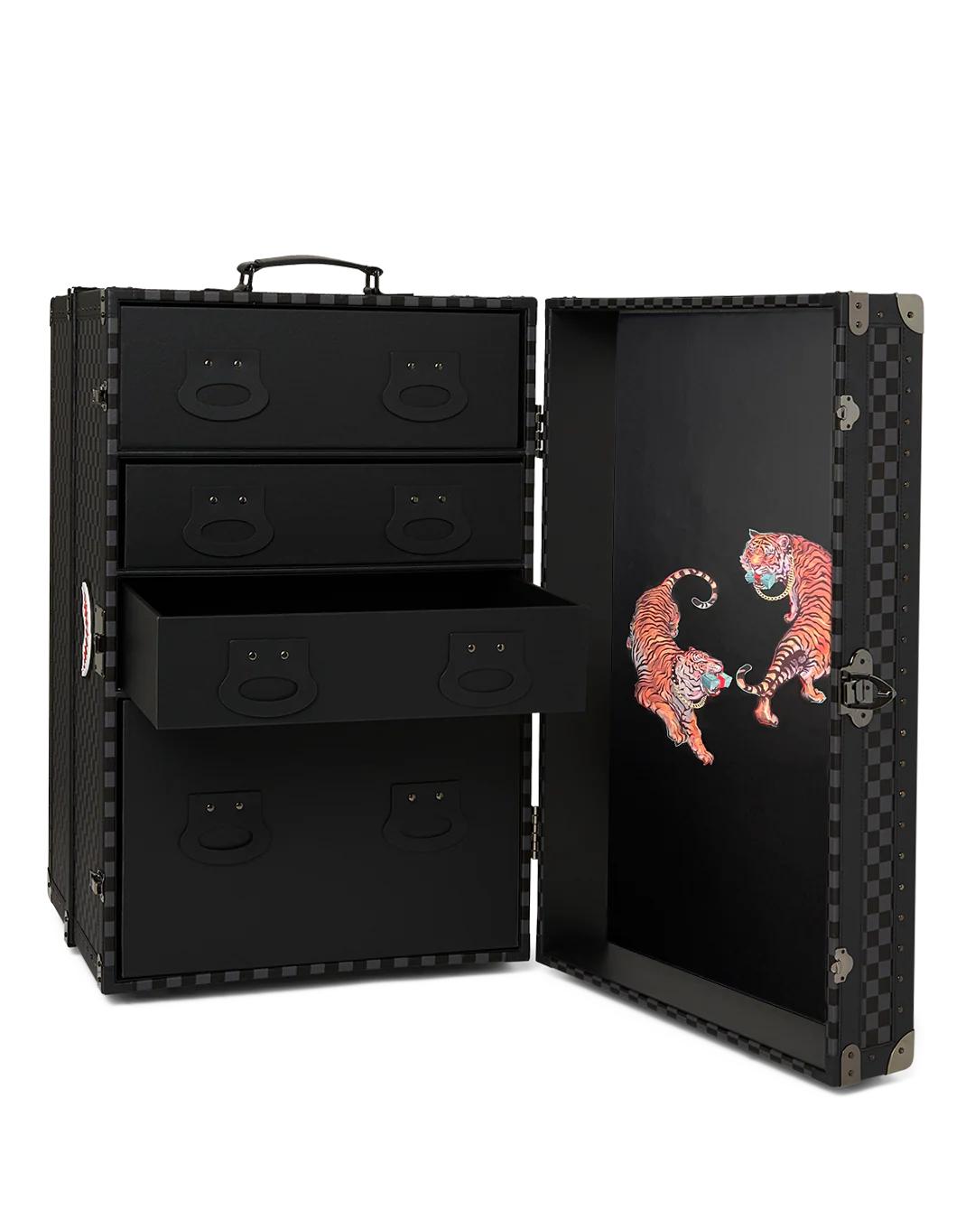 Sprayground Trending | VANQUISH II WARDROBE TRUNK