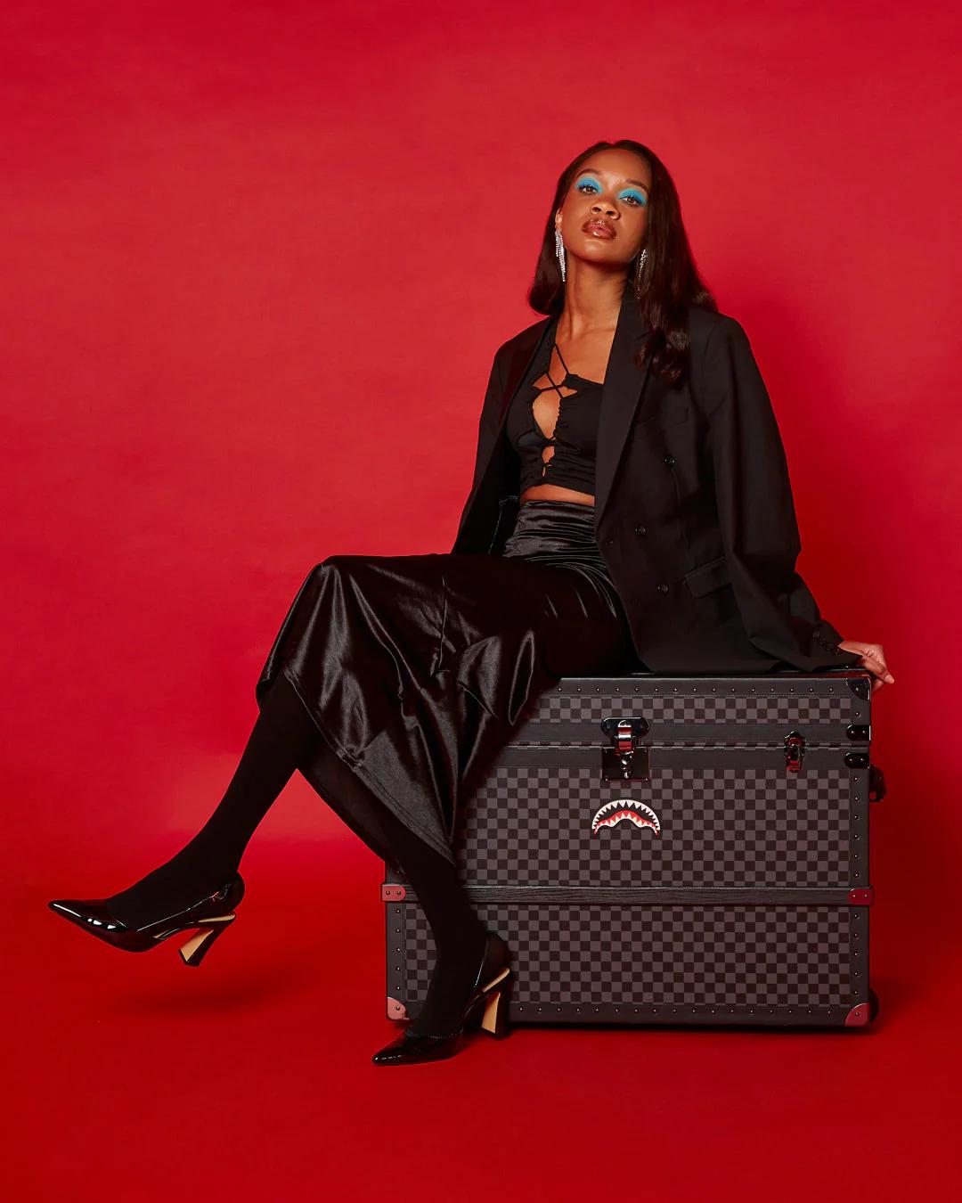 Sprayground Trending | VANQUISH II WARDROBE TRUNK