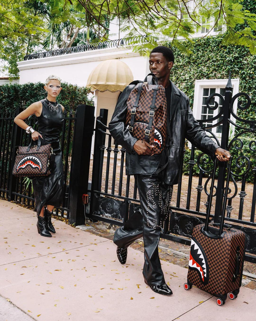 Sprayground Essential | SAWTOOTH SHARKS IN PARIS CARRY-ON LUGGAGE