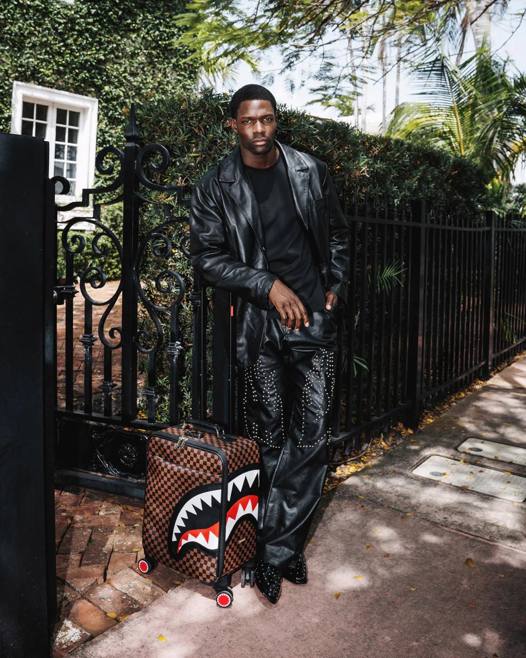 Sprayground Essential | SAWTOOTH SHARKS IN PARIS CARRY-ON LUGGAGE