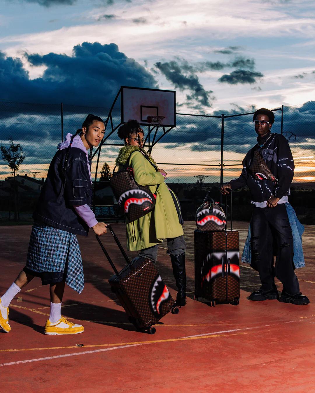 Sprayground Classic | SHARKS IN PARIS BLUR EFFECT CARRY-ON LUGGAGE