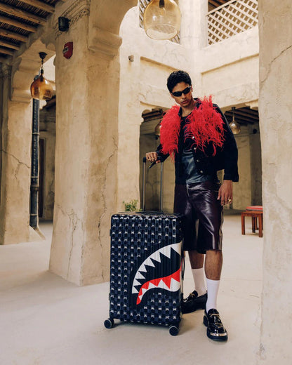 Sprayground Premium | SHARK MOB HIDEOUT FULL-SIZE LUGGAGE