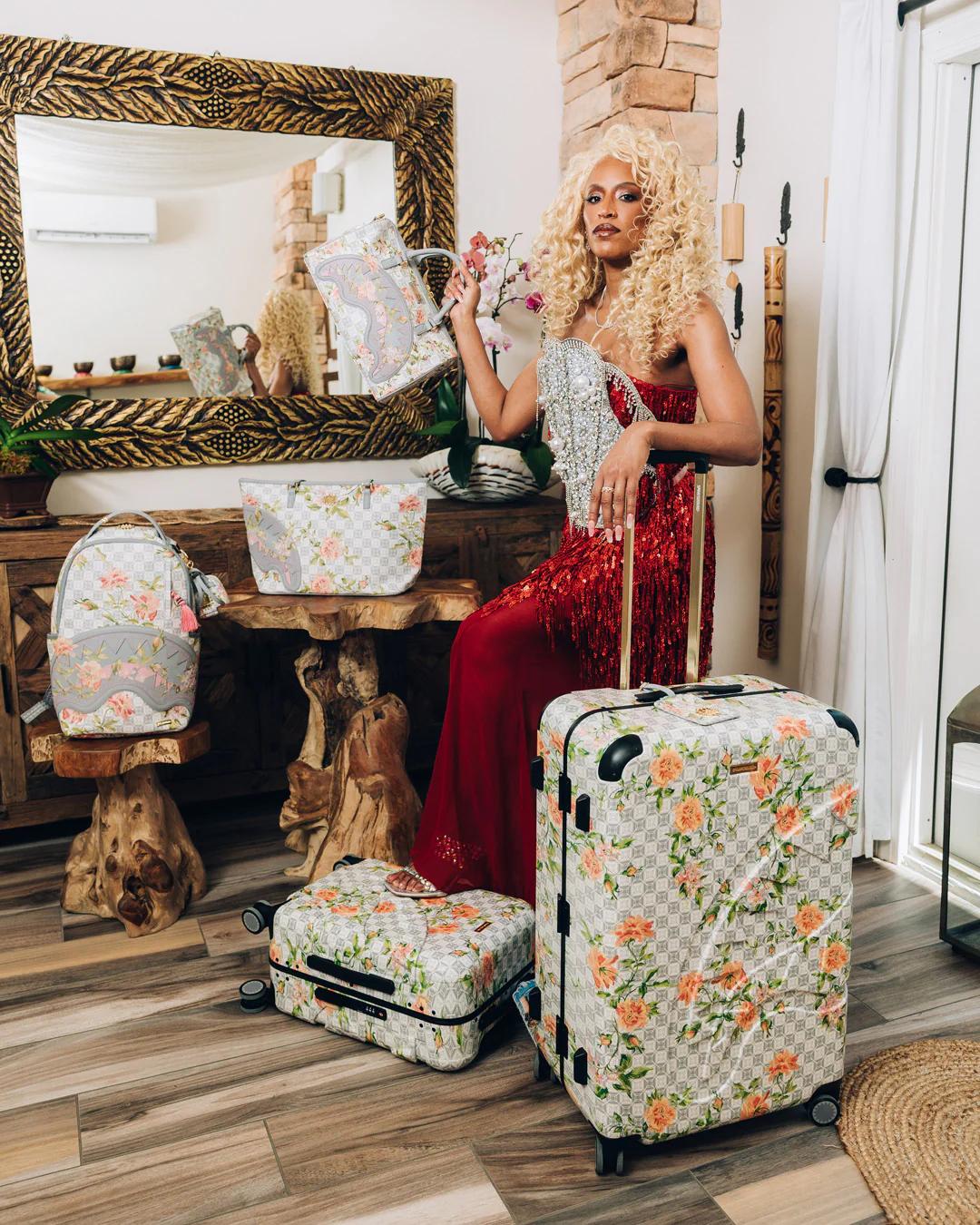Sprayground Classic | A.I. AFRICAN INTELLIGENCE ELEGANT ENERGY SHARKITECTURE FULL SIZE LUGGA
