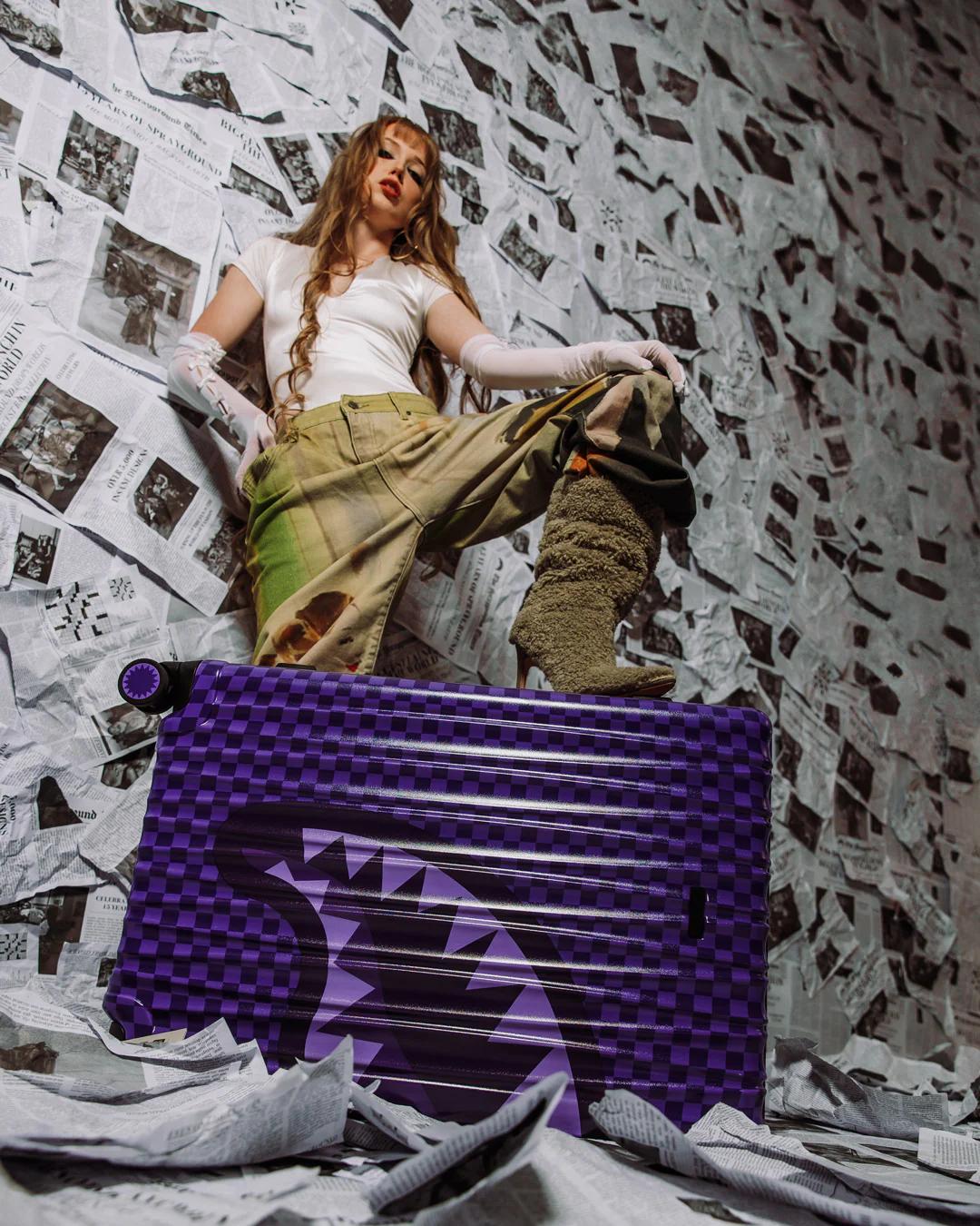 Sprayground Essential | ALL SYSTEMS GO FULL-SIZE LUGGAGE