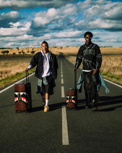 Sprayground Popular | SHARKS IN PARIS BLUR EFFECT FULL SIZE LUGGAGE