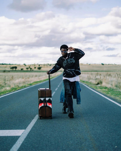 Sprayground Popular | SHARKS IN PARIS BLUR EFFECT FULL SIZE LUGGAGE