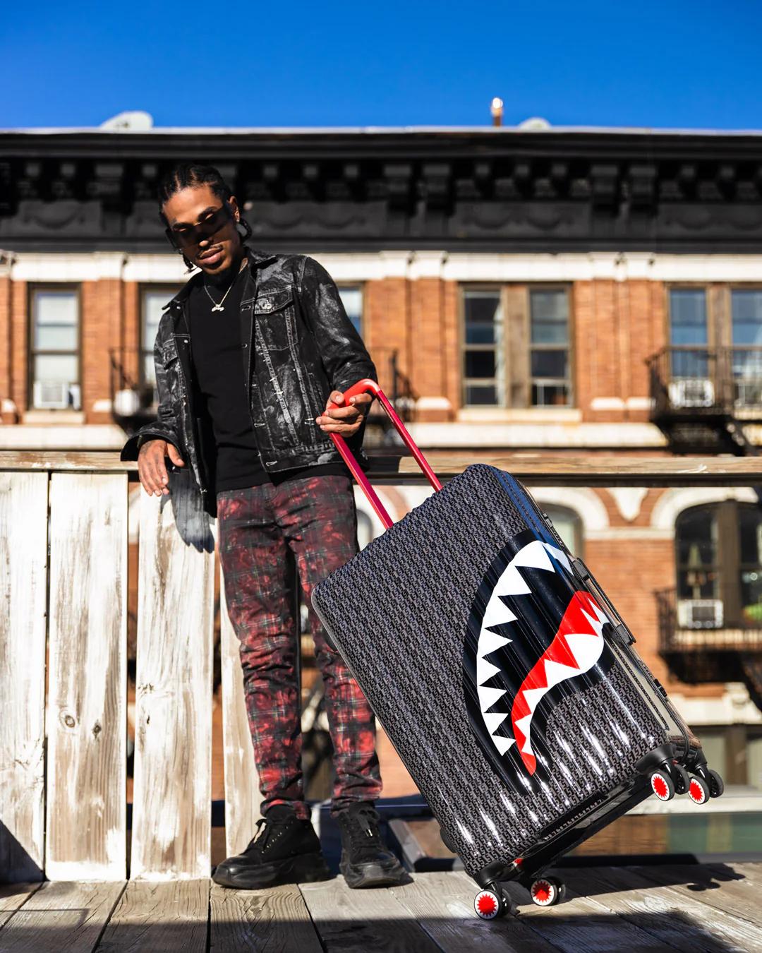 Sprayground Signature | SPRAYGATTI REVV SHARKNAUTICS HARDSHELL FULL-SIZE LUGGAGE