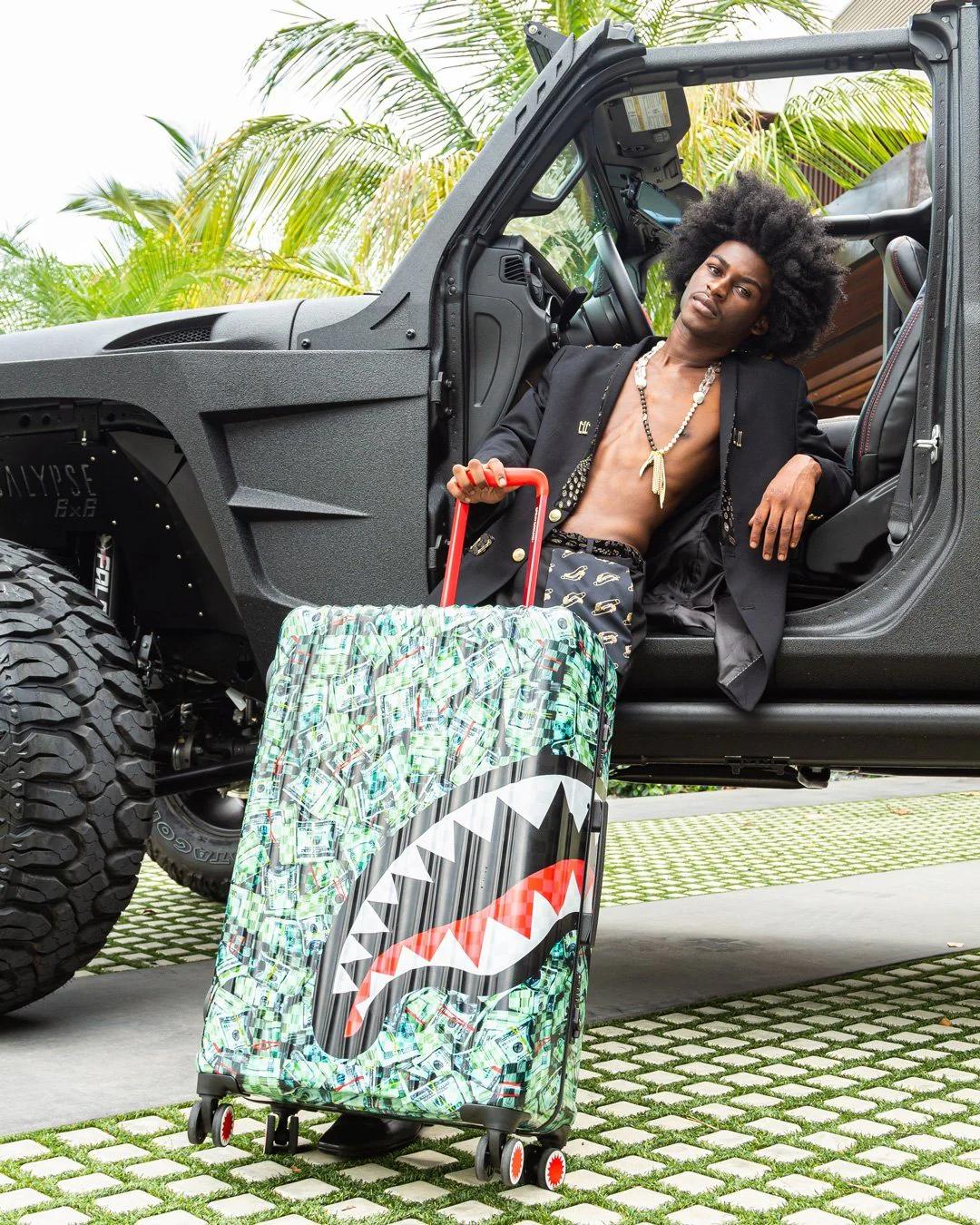 Sprayground Trending | MAMA I MADE IT SHARKITECTURE HARDSHELL FULL-SIZE LUGGAGE