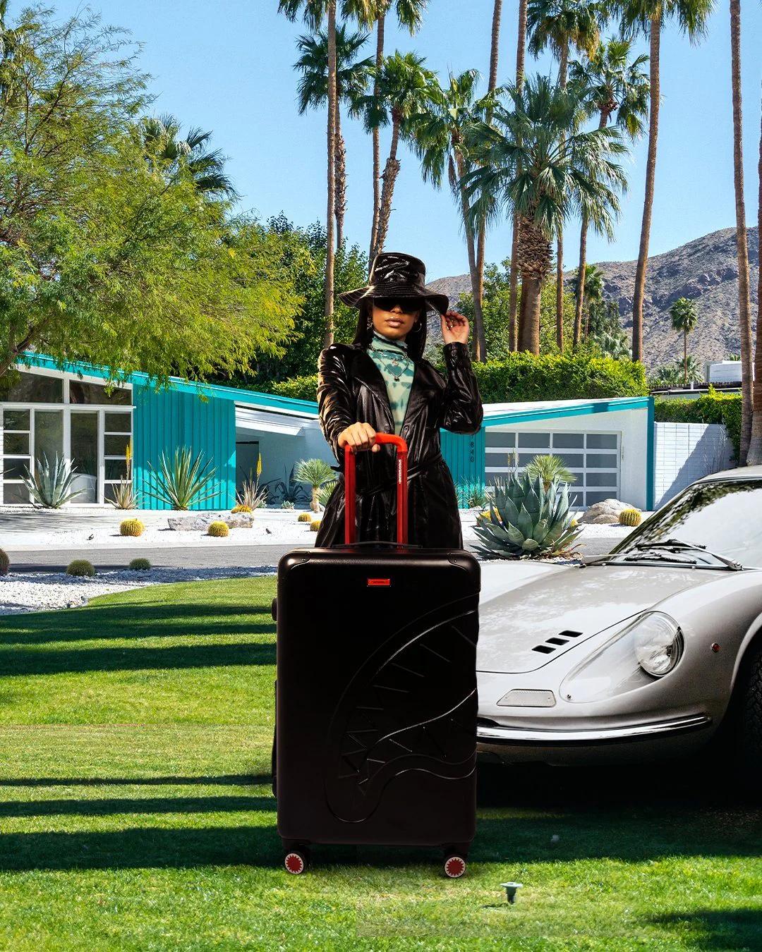 Sprayground Recommended | SHARKITECTURE MOLDED 29” FULL-SIZE LUGGAGE
