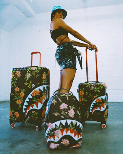 Sprayground Classic | SHARKFLOWER 29.5” FULL-SIZE SHARKNAUTICS LUGGAGE