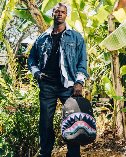 Sprayground Classic | A.I. AFRICAN INTELLIGENCE BORN AND RAISED BACKPACK - SANDFLOWER COLLAB