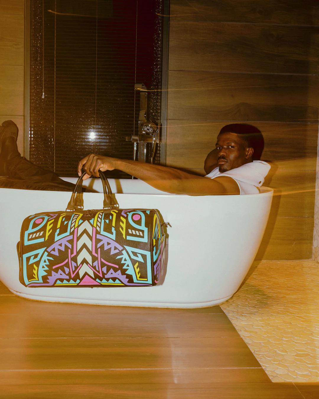 Sprayground Signature | A.I. PATH TO THE FUTURE III DUFFLE - SANDFLOWER COLLAB (GLOW IN THE DA