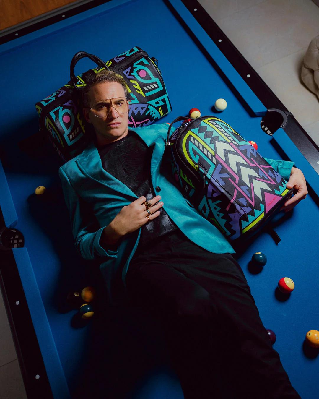 Sprayground Signature | A.I. PATH TO THE FUTURE III DUFFLE - SANDFLOWER COLLAB (GLOW IN THE DA