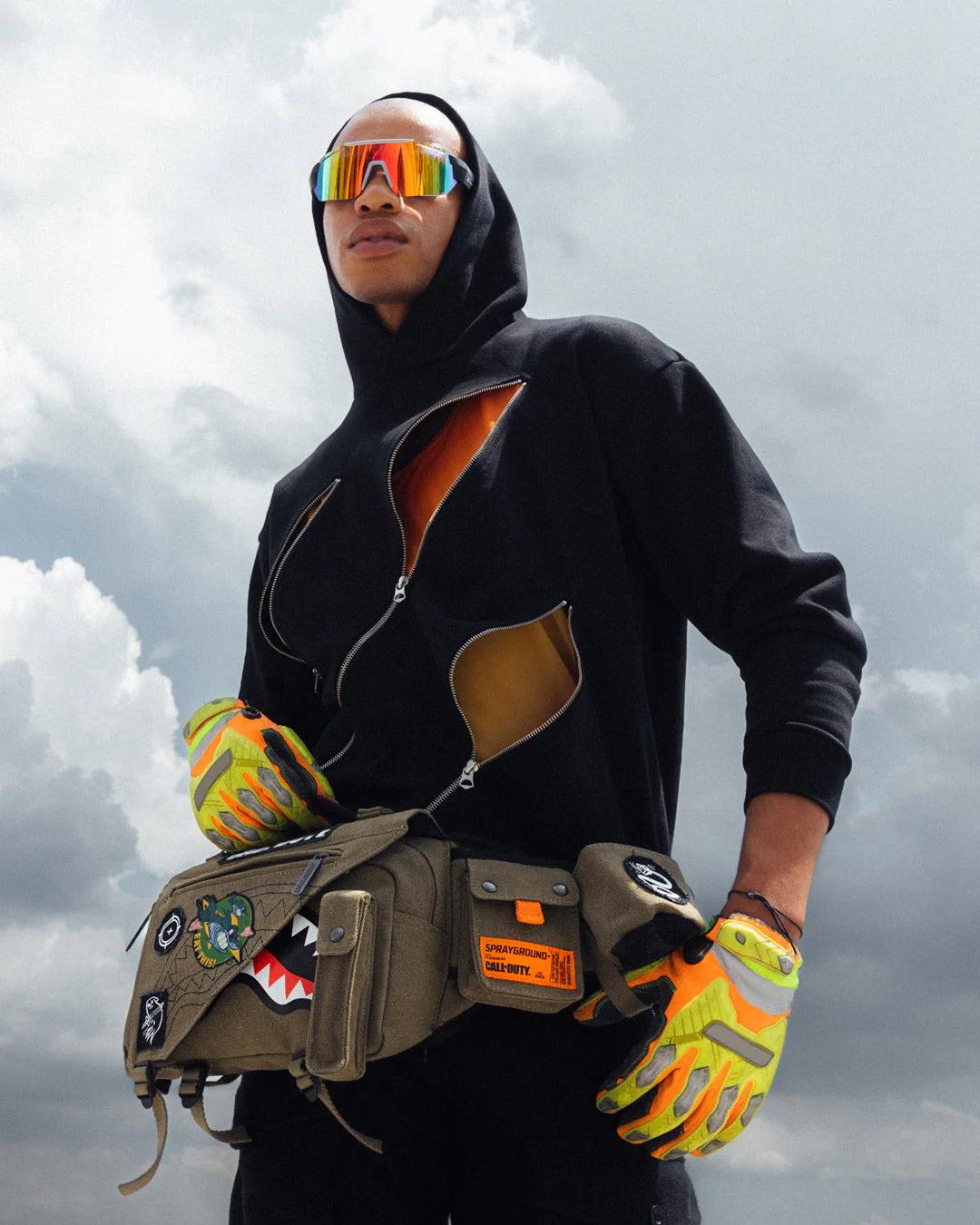 Sprayground Premium | CALL OF DUTY NEVER BACK DOWN CROSSBODY
