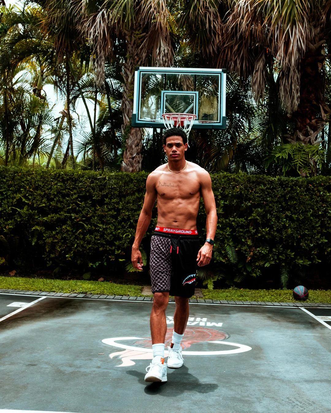 Sprayground Exclusive | GREY CHECKERED SPLIT CORTO SWIM TRUNKS