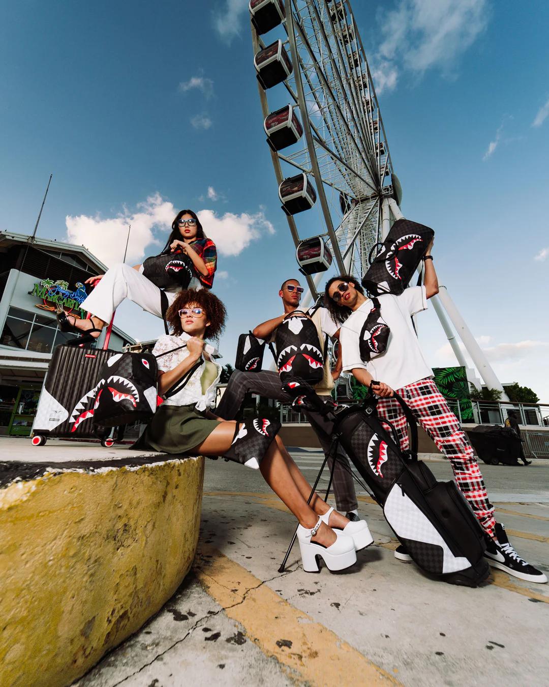 Sprayground Exclusive | TRIPLE DECKER HEIR TO THE THRONE CROSSOVER CLUTCH