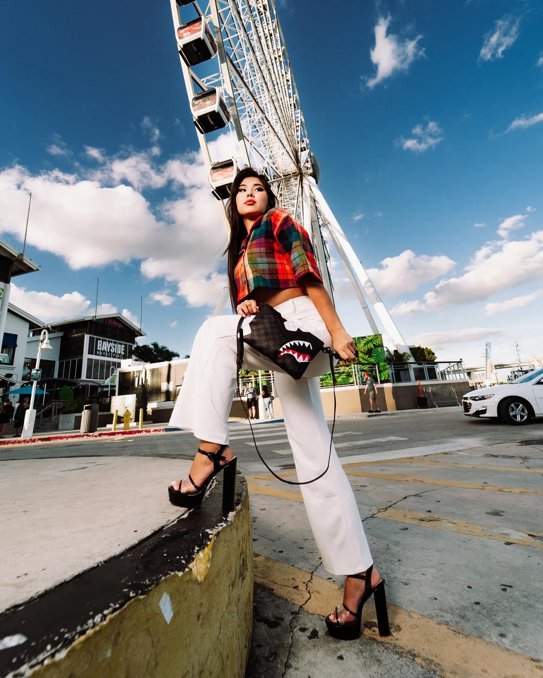 Sprayground Exclusive | TRIPLE DECKER HEIR TO THE THRONE CROSSOVER CLUTCH