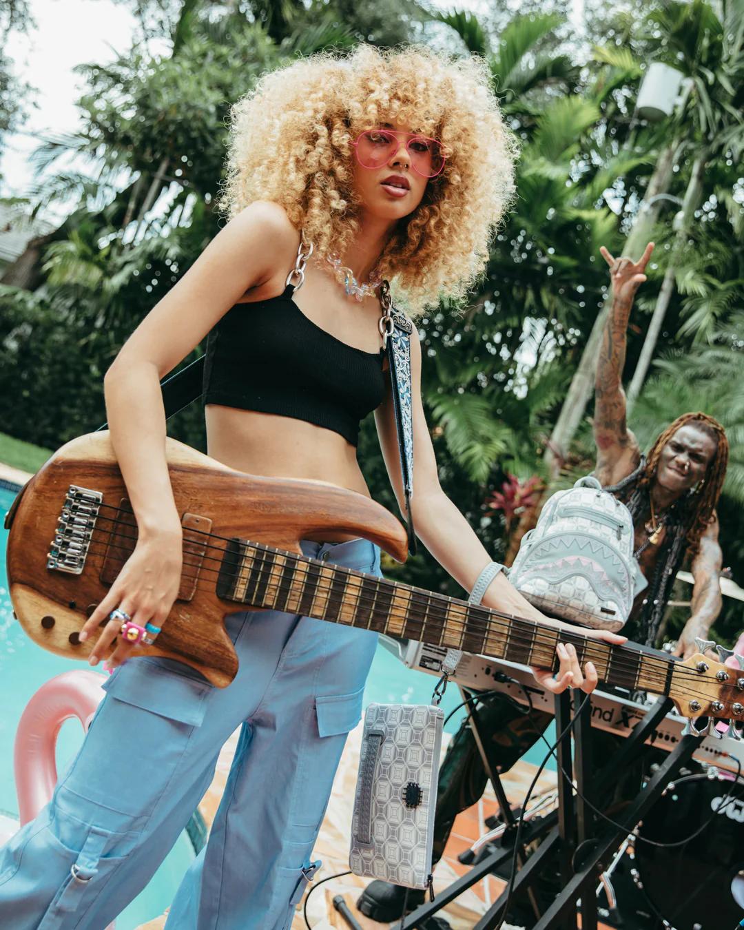 Sprayground Popular | A.I.8 AFRICAN INTELLIGENCE BOOKED & BUSY CROSSOVER CLUTCH