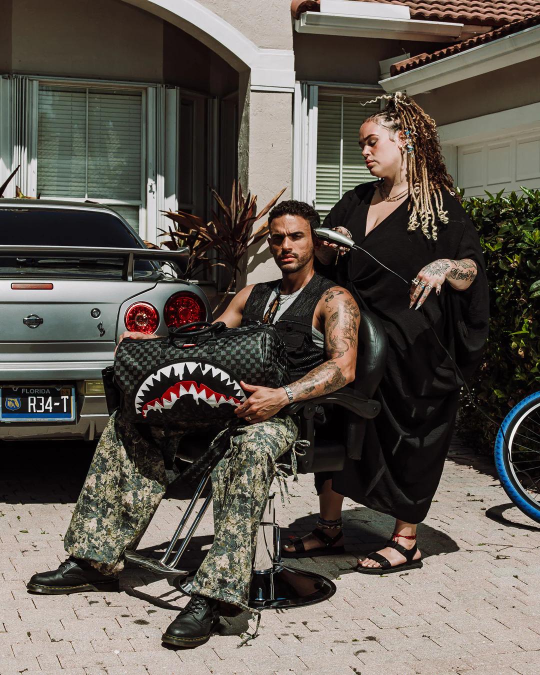 Sprayground New | SHARKS IN PARIS THUNDERDRIP DUFFLE