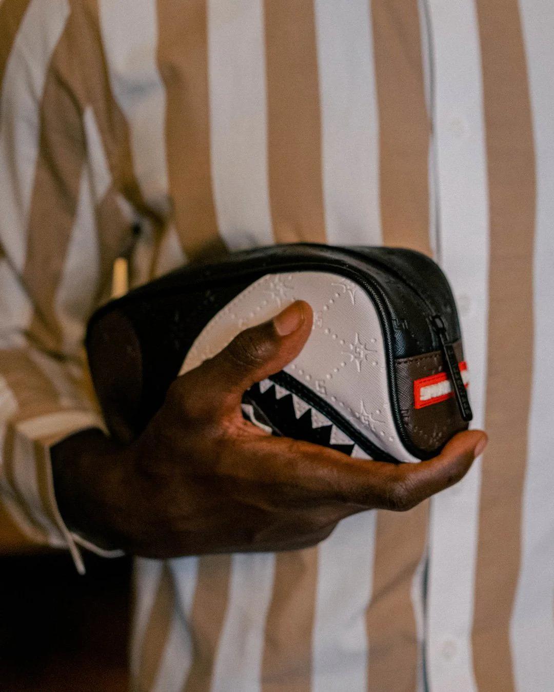 Sprayground Signature | V.V.I.P. POUCH