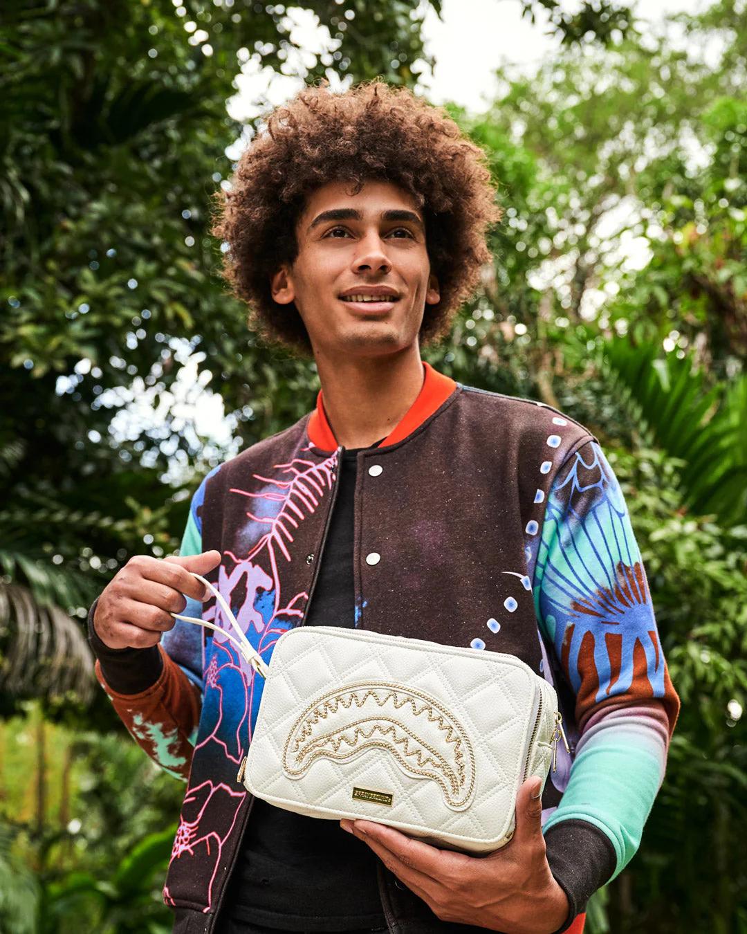 Sprayground New | RIVIERA LE BLANC GOLD CHAIN SHARK TOILETRY BAG