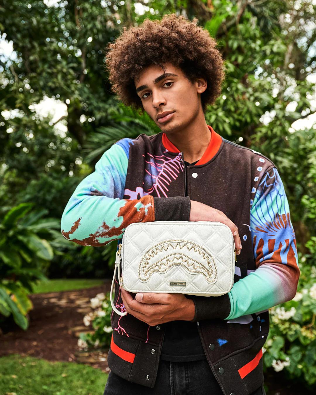 Sprayground New | RIVIERA LE BLANC GOLD CHAIN SHARK TOILETRY BAG