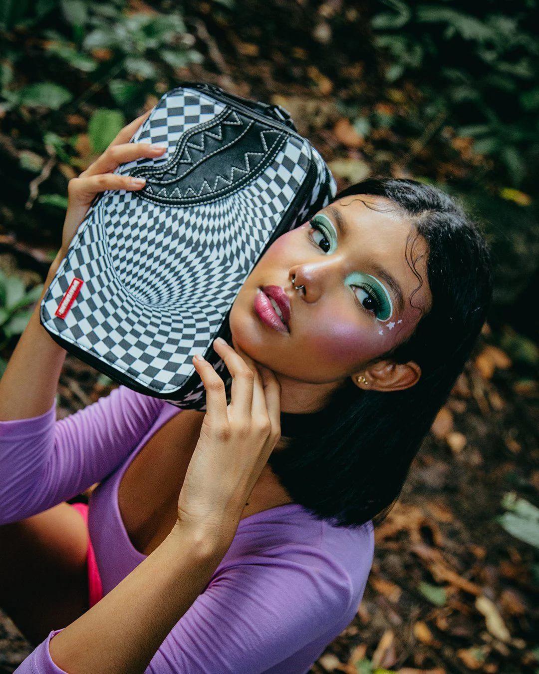 Sprayground Signature | TRIPPY CHECK TOILETRY AKA MONEY BAG