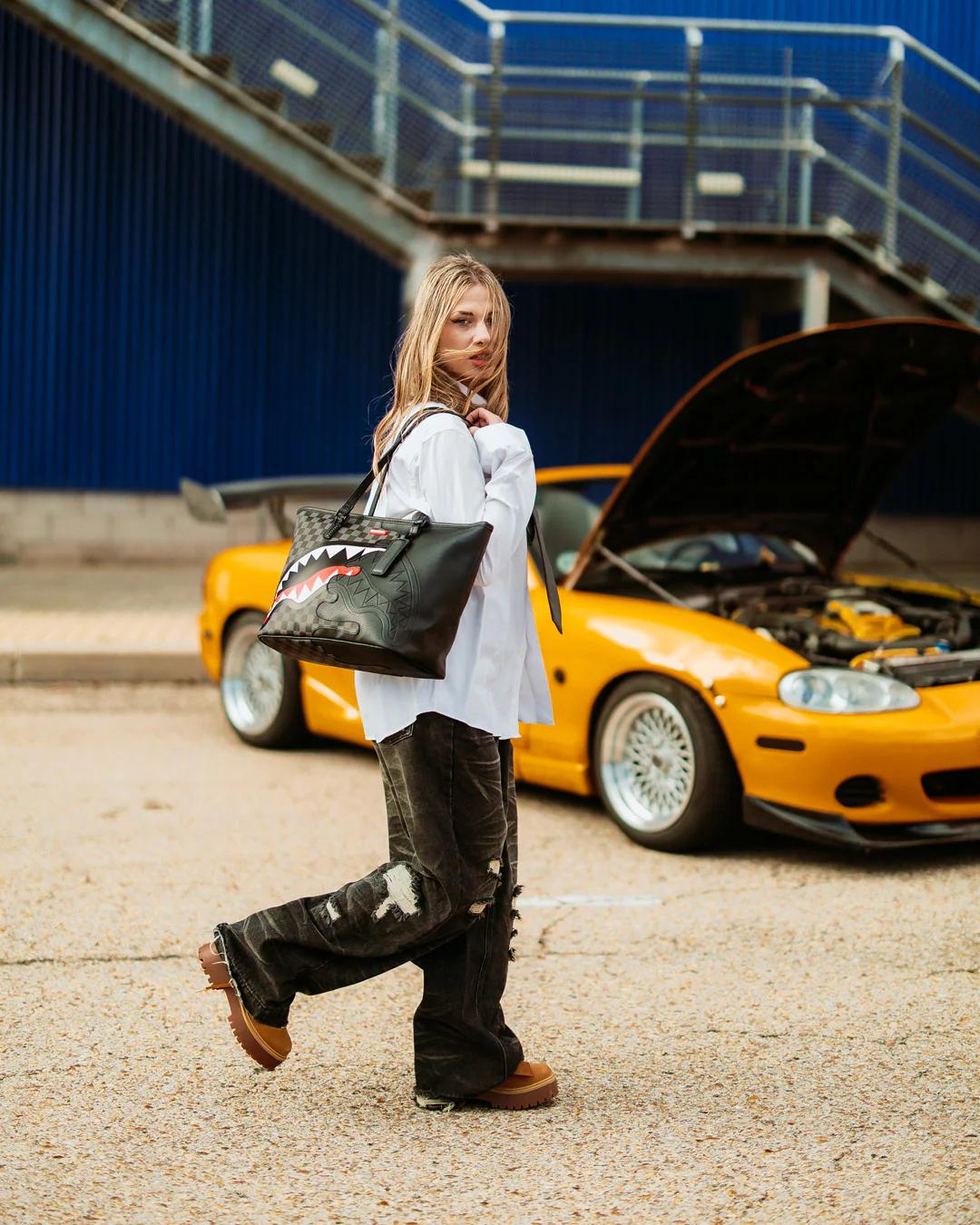 Sprayground Classic | SPEED SHARK SIDE SWIPE TOTE