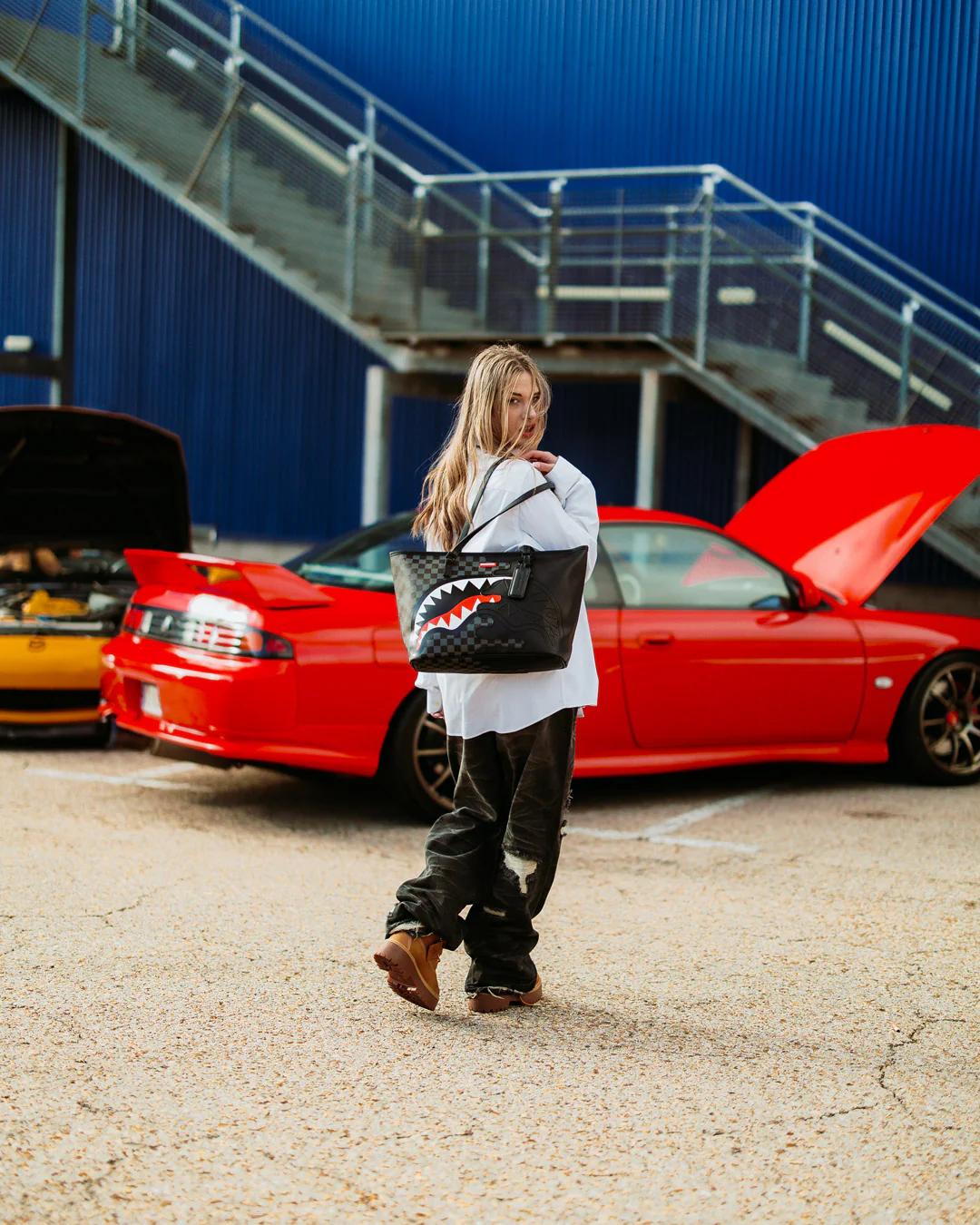 Sprayground Classic | SPEED SHARK SIDE SWIPE TOTE