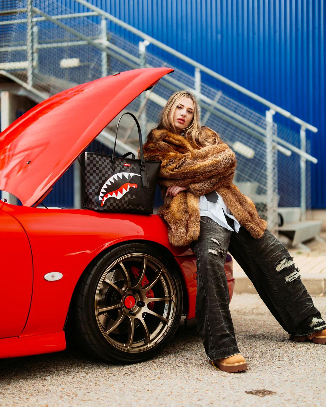 Sprayground Classic | SPEED SHARK SIDE SWIPE TOTE
