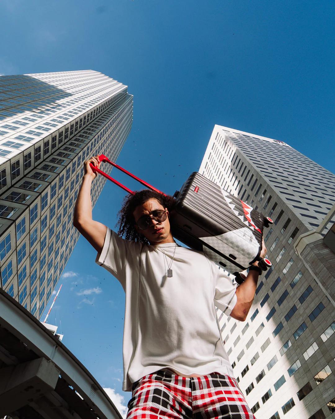 Sprayground Essential | TRIPLE DECKER HEIR TO THE THRONE HARDSHELL CARRY-ON LUGGAGE