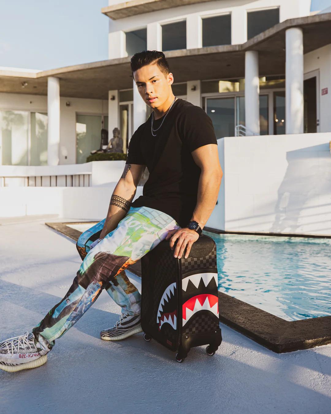 Sprayground Signature | HENNY AIIR TO THE THRONE JETSETTER CARRY-ON LUGGAGE